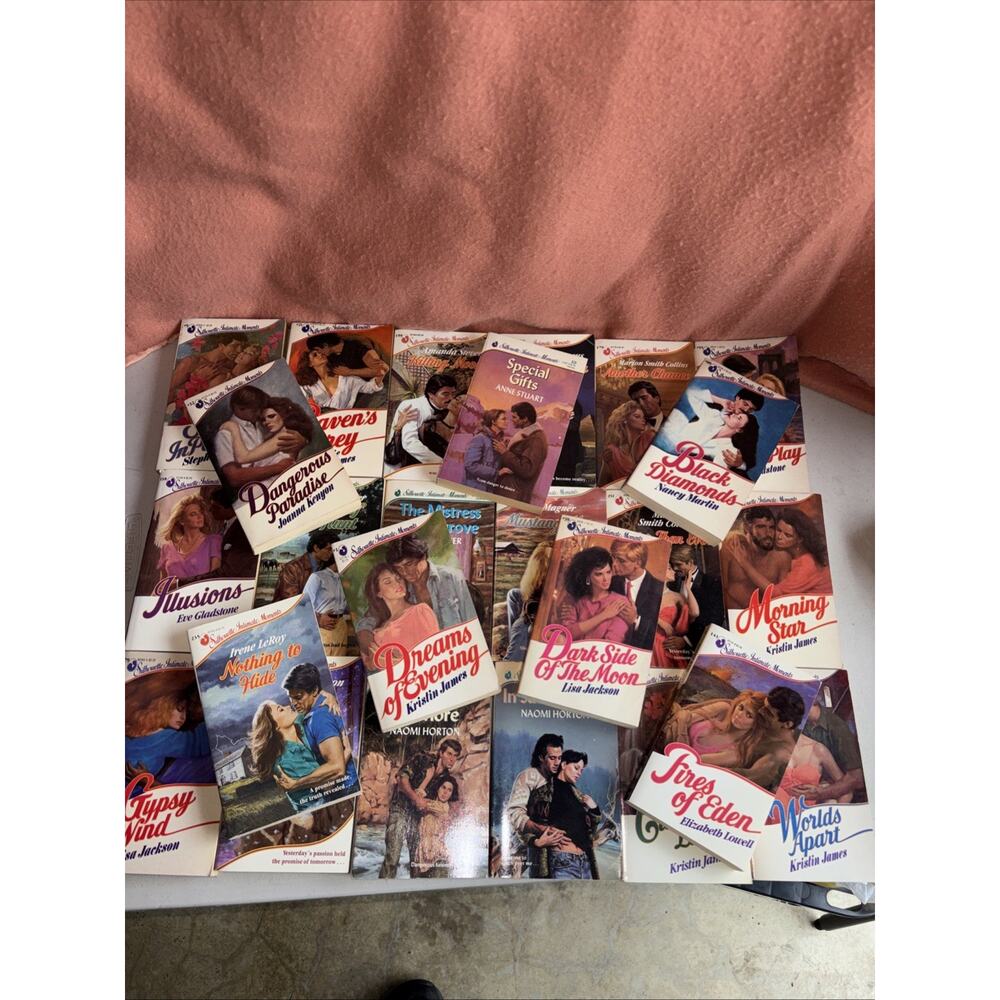 25 Vtg Silhouette Intimate Moments Paperbacks Romance Novels 80s & 90s (boxH)
